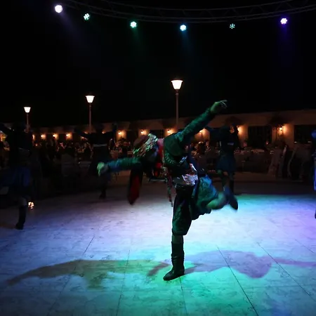 酒店 Aymira & Gereniz