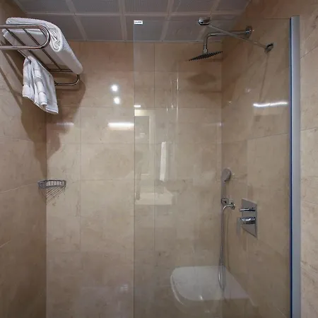 酒店 Aymira & Gereniz