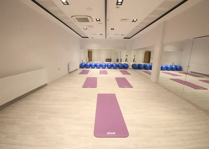 Aymira & Szálloda Gereniz