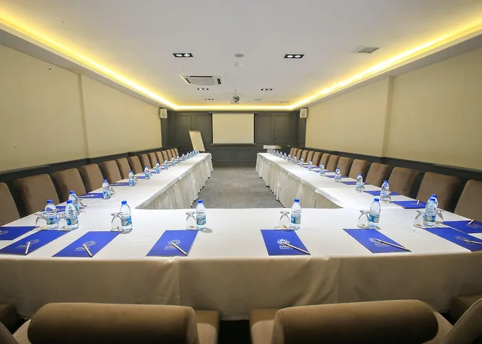 Aymira & Szálloda Gereniz