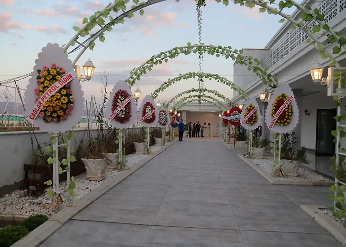 Aymira & Szálloda Gereniz