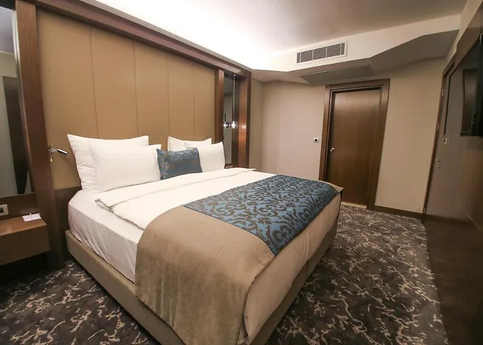 Aymira & Szálloda 3*