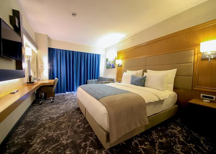 Aymira & Szálloda Gereniz