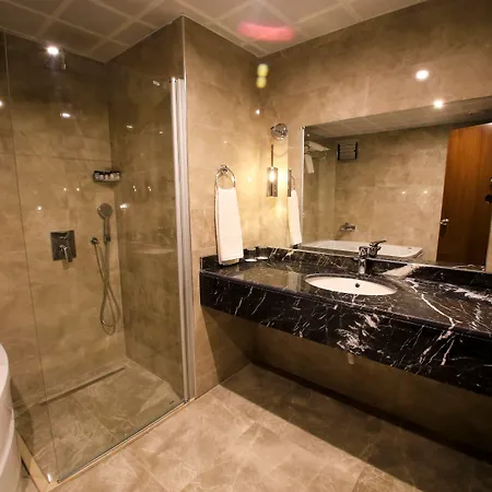 Hotel Aymira & 3*