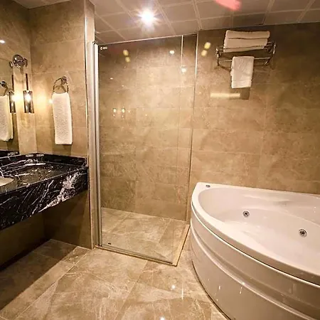 Hotel Aymira & 3*