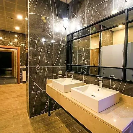 Hotel Aymira & 3*
