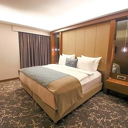 Hotel Aymira & 3*