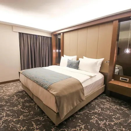 Hotel Aymira &
