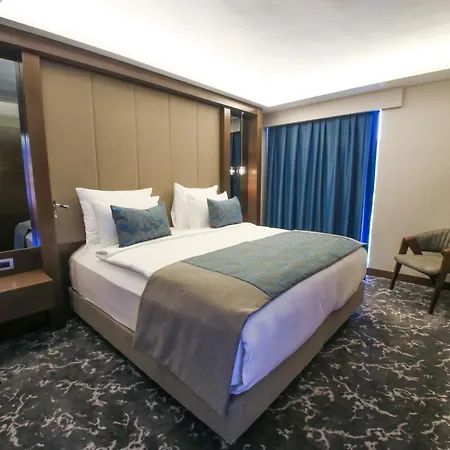 Aymira & Hotel 3*