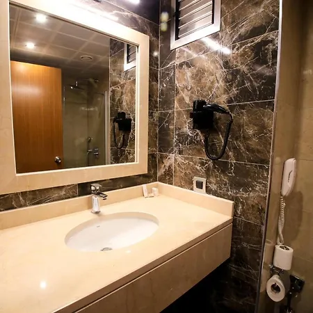 Hotel Aymira & 3*