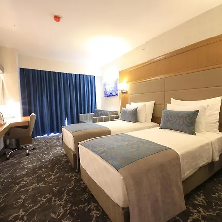 Hotel Aymira &