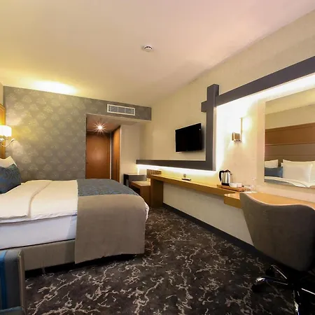 Hotel Aymira & 3*